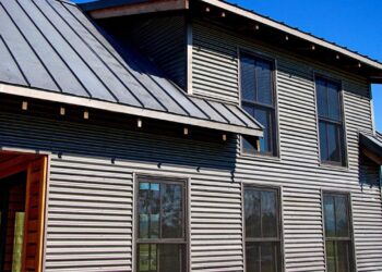 Siding gutters
